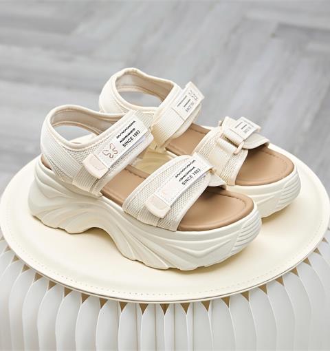  Giày Sandal Nữ MWC E207 - Sandal Thể Thao Nữ Đế Đúc Hiện Đại , Hai Quai Ngang Bản To Êm Nhẹ, Thời Trang Hàn Quốc Cá Tính.
