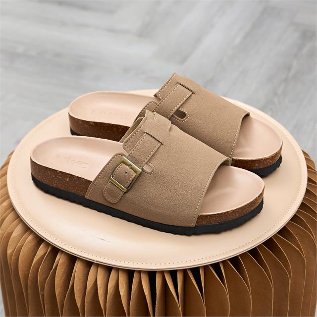 Dép Nam MWC 9212 - Dép Nam Da Lộn Cao Cấp, Quai Ngang Bản To Phối Khoá Kim Loại Cổ Điển Sang Chảnh Cực Cuốn Hút.