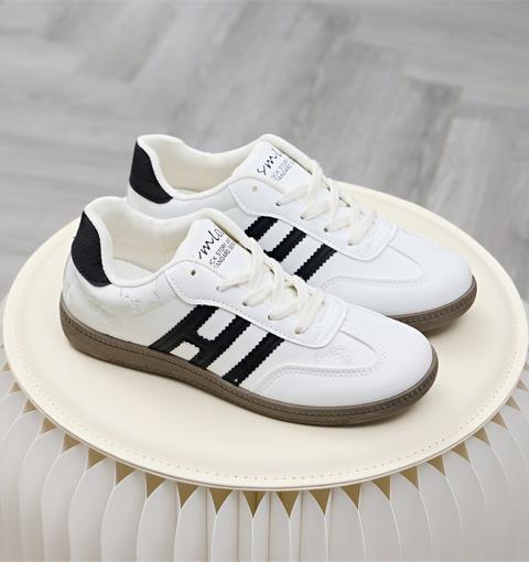 Giày Thể Thao Nữ MWC A372 - Giày Thể Thao Nữ Họa Tiết Chữ Nổi, Hoa Văn Tinh Tế Đi Học, Đi Chơi, Dạo Phố Trẻ Trung, Năng Động.