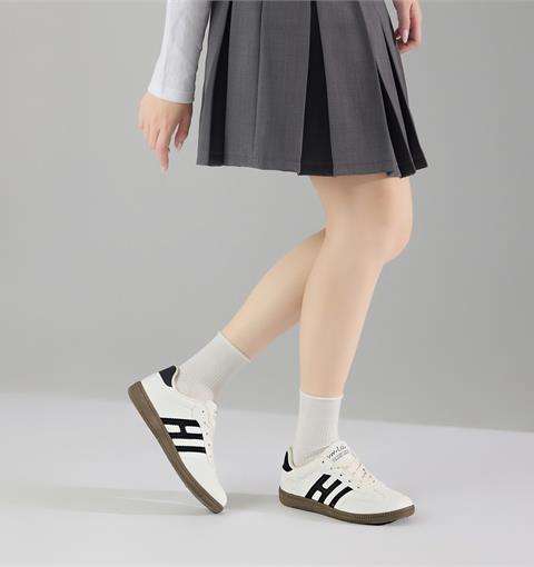 Giày Thể Thao Nữ MWC A372 - Giày Thể Thao Nữ Họa Tiết Chữ Nổi, Hoa Văn Tinh Tế Đi Học, Đi Chơi, Dạo Phố Trẻ Trung, Năng Động.