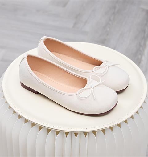 Giày Búp Bê MWC 2346 - Giày Búp Bê Mary Jane Mũi Bo Tròn Phối Nơ Tinh Khôi, Thanh Lịch, Nữ Tính, Đầy Cuốn Hút.