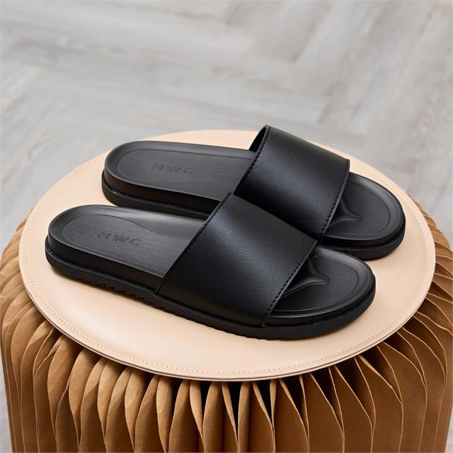 Dép Nam MWC 9225 - Dép Nam Da PU Bản Bản To Đi Học, Đi Chơi, Đi Làm Siêu Êm Nhẹ, Bền Đẹp, Thời Trang.
