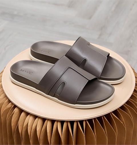  Dép Nam MWC 9211 - Dép Da Nam Xỏ Chân Quai Ngang Bản To Hiện Đại, Nam Tính, Đi Làm, Đi Học, Đi Dạo, Mang Vào Là Mê.