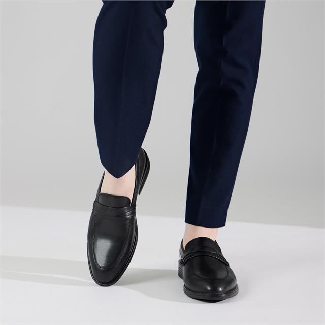 Giày Mọi Nam MWC 6750 - Giày Slip-On Công Sở Da Trơn Mịn Cao Cấp, Lịch Lãm Chuẩn Quý Ông Hiện Đại.