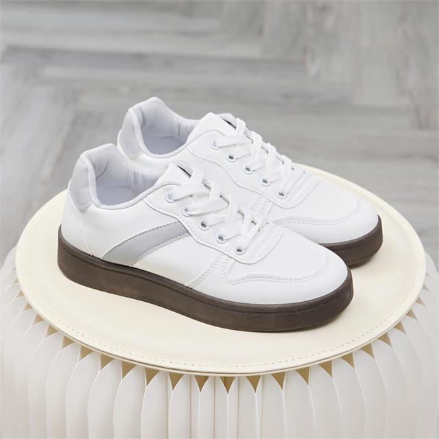 Giày Thể Thao Nữ MWC A392 - Giày Thể Thao Nữ Dáng Sneaker Phối Viền Trẻ Khoẻ, Tôn Dáng, Êm Chân.