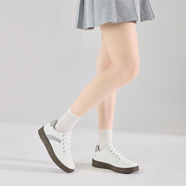 Giày Thể Thao Nữ MWC A392 - Giày Thể Thao Nữ Dáng Sneaker Phối Viền Trẻ Khoẻ, Tôn Dáng, Êm Chân.
