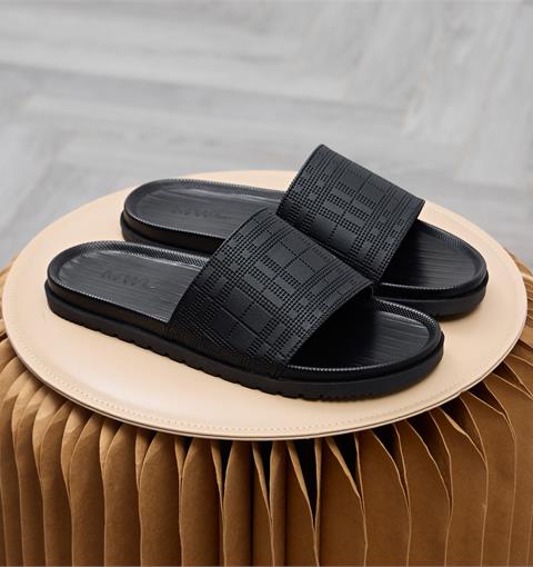 Dép Nam MWC 9245 - Dép Nam Quai Ngang Bản To Hoạ Tiết Caro Dập Nổi, Sang Trọng, Nam Tính, Bền Đẹp.