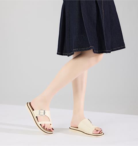  Dép Nữ MWC 8675 - Dép Đế Đúc Nữ Quai Bản Phối Xỏ Ngón Có Khoá Cài Kim Loại Cá Tính, Bền Đẹp.