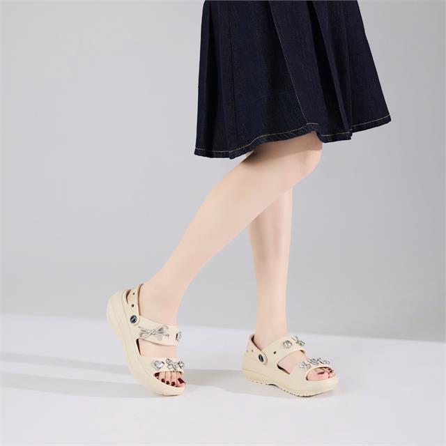  Dép Nữ MWC 8689 - Dép Sandal Nữ Đế Đúc, Hai Quai Ngang Gắn Charm Tim Nơ Dễ Thương, Đi Êm, Bền Đẹp.