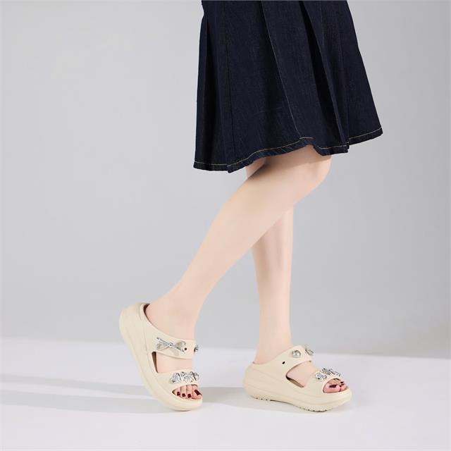 Dép Nữ MWC 8693 - Dép Nữ Đế Đúc, Hai Quai Ngang Gắn Charm Tim Nơ Dễ Thương, Chống Trơn, Đi Êm Chân.