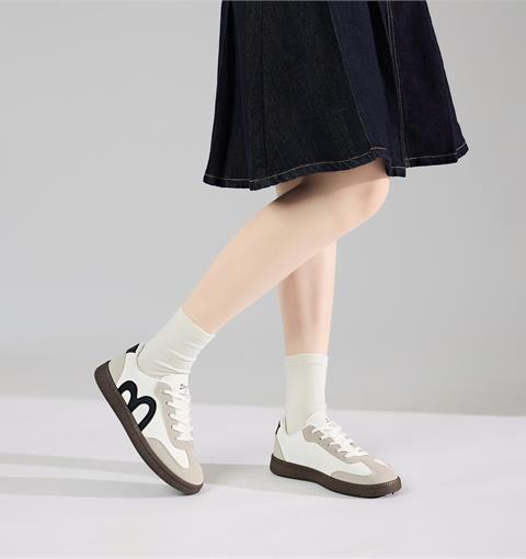 Giày Thể Thao Nữ MWC A403 - Giày Sneakers Nữ Êm Mềm, Hoạ Tiết Chữ Độc Đáo, Năng Động, Trẻ Trung.