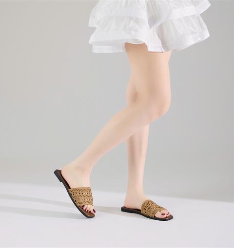 Dép Nữ MWC 8710 - Dép Lê Nữ Mũi Vuông, Quai Bản Laser Cut Độc Đáo, Thanh Lịch, Hiện Đại, Nhìn Rất Tây.