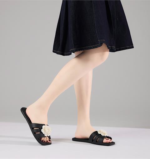 Dép Nữ MWC 8706 - Dép Lê Nữ Mũi Vuông, Quai Ngang Phối Hoa Trà Mềm Mại, Nữ Tính, Thanh Lịch.