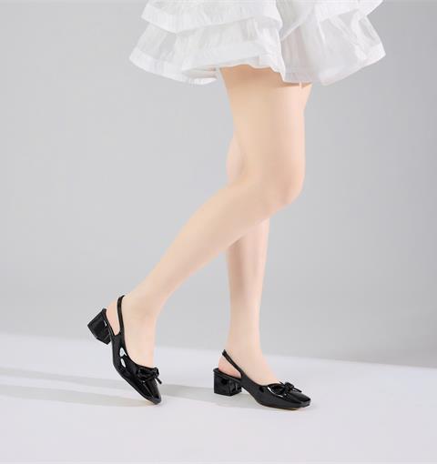 Giày Cao Gót MWC G341 - Giày Gót Vuông 4cm, Bít Mũi Phối Nơ Nhỏ Xinh, Nữ Tính, Thanh Lịch.