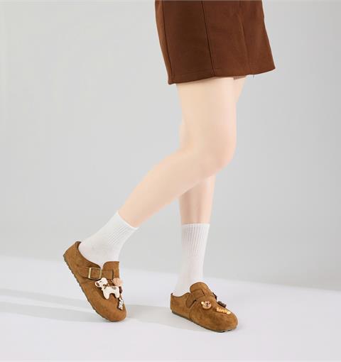 Dép Nữ MWC 8727 - Dép Sục Nữ Quai Ngang Bản Vừa Có Khoá kim Loại, Charm Thú Vải, Chữ Sinh Động.