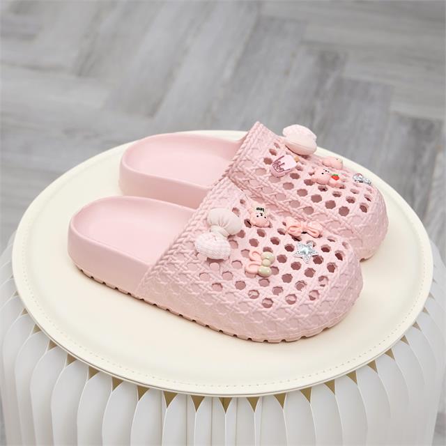  Dép Sục Nữ MWC 8737 - Dép Sục Nữ Dáng Basic Gắn Charm Gấu Nơ Siêu Xinh, Ngọt Ngào, Thời Trang.