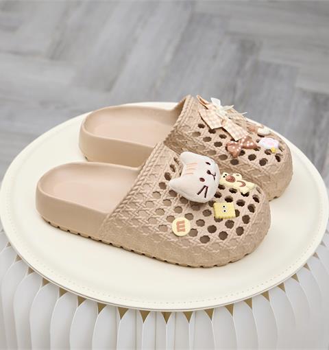 Dép Sục Nữ MWC 8739 - Dép Sục Nữ Dáng Basic Gắn Charm Mèo Bông, Nơ Lụa Mềm Mại, Xinh Xắn, Thời Trang.