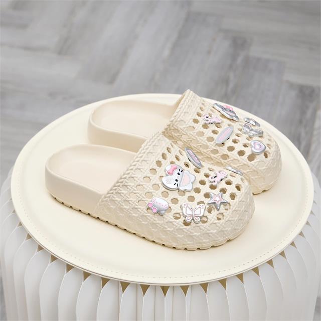  Dép Sục Nữ MWC 8733 - Dép Sục Nữ Dáng Basic Gắn Charm Mèo Nơ, Bướm, Sao, Xinh Xắn, Trẻ Trung, Năng Động.