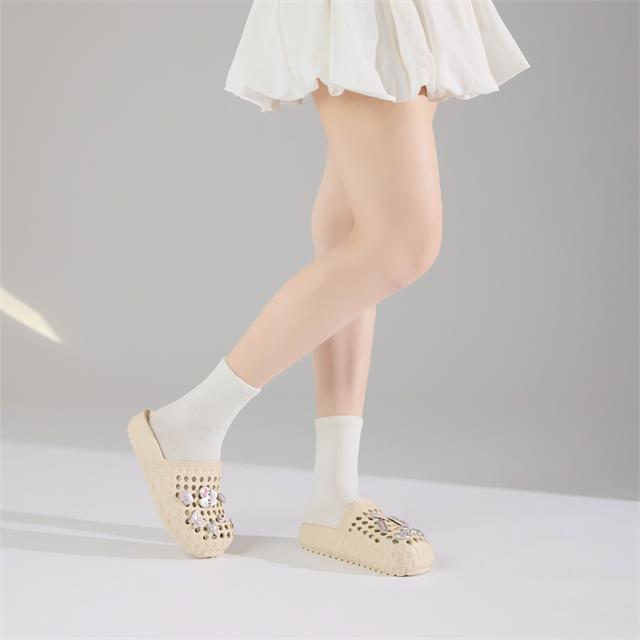  Dép Sục Nữ MWC 8733 - Dép Sục Nữ Dáng Basic Gắn Charm Mèo Nơ, Bướm, Sao, Xinh Xắn, Trẻ Trung, Năng Động.