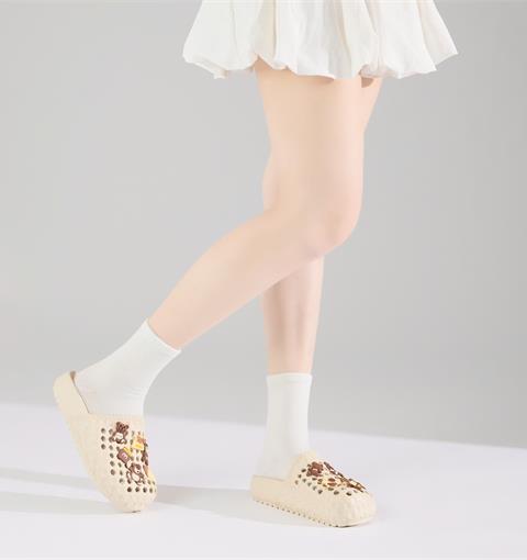 Dép Sục Nữ MWC 8740 - Dép Sục Nữ Dáng Basic Gắn Charm Gấu Babe, Chữ Nổi Sinh Động, Dễ Thương, Năng Động.