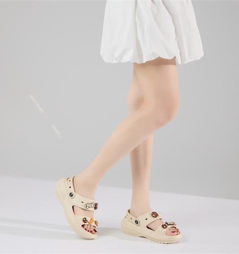 Dép Nữ MWC 8747 - Dép Sandal Nữ Đế Đúc, Hai Quai Ngang Gắn Charm Bánh Gấu Dễ Thương, Êm Nhẹ, Bền Đẹp.