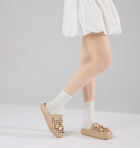 Dép Sục Nữ MWC 8718 - Dép Sục Nữ Dáng Basic Gắn Charm Gấu Hoa, Chữ Nổi, Sinh Động, Dễ Thương.