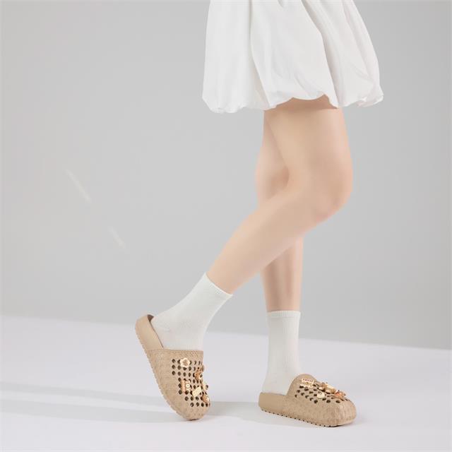 Dép Sục Nữ MWC 8718 - Dép Sục Nữ Dáng Basic Gắn Charm Gấu Hoa, Chữ Nổi, Sinh Động, Dễ Thương.