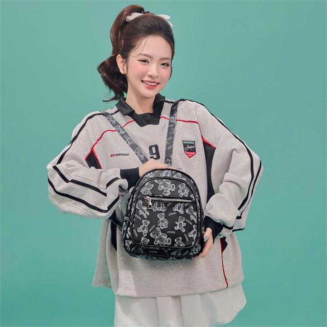 BALO MWC 1293 - Balo Mini Unisex Họa Tiết Gấu Trẻ Trung, Năng Động, Xu Hướng Mới Cho Phong Cách Trẻ Hiện Đại.