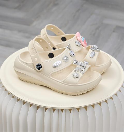 Dép Nữ MWC 8804 - Dép Sandal Nữ Đế Đúc, Hai Quai Ngang Phối Charm Bạc Lấp Lánh, Sang Chảnh, Cực Tôn Da.