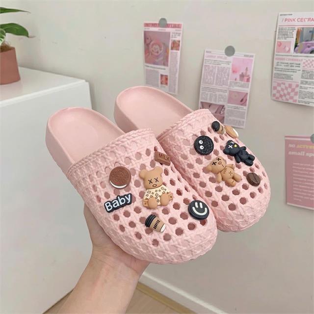 Dép Sục Nữ MWC 8850 - Dép Sục Eva Lưới Charm Gấu, Cà Phê, Hồng Pastel Ngọt Ngào, Siêu Hot.
