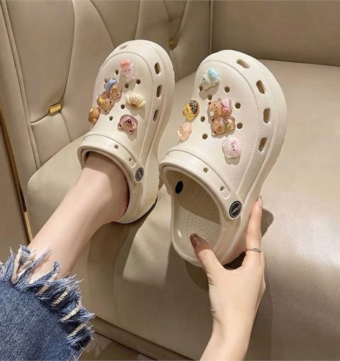 Dép Nữ MWC 8624 - Dép Sandal Clog Đế Eva Siêu Nhẹ, Mềm Dẻo Với Charm Nhiều Màu Sắc Hình Thú Nhỏ Xinh, Ngọt Ngào.