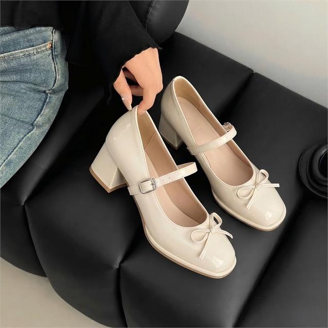 Giày Cao Gót MWC G385 - Giày Gót Vuông 5cm, Phối Quai Ngang Mảnh Khoá Cài Thanh Lịch, Nữ Tính, Thời Trang.