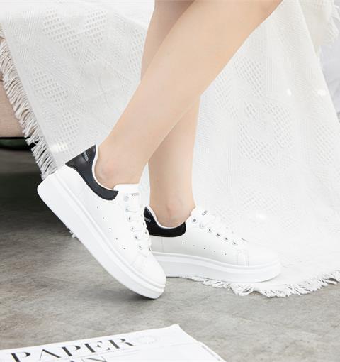 Giày thể thao nữ MWC - 0401 Giày Thể Thao Nữ Đế Bằng,Sneaker Da Siêu Êm Chân Hot Trend
