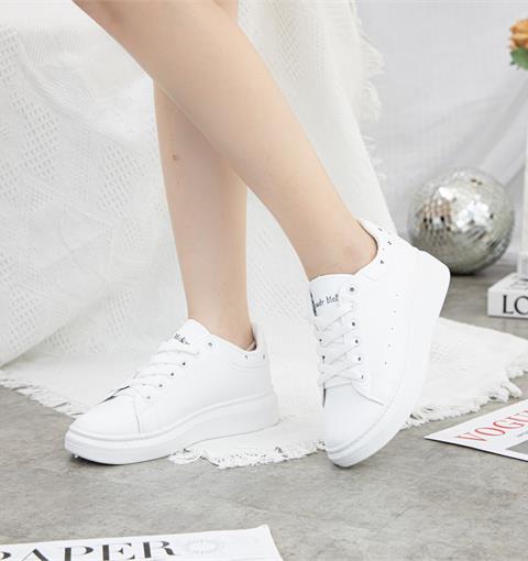 Giày thể thao nữ MWC - 0618 Giày Thể Thao Nữ Phối Màu Thể Thao,Sneaker Da Siêu Êm Chân Đế Bằng 3CM Hot Trend