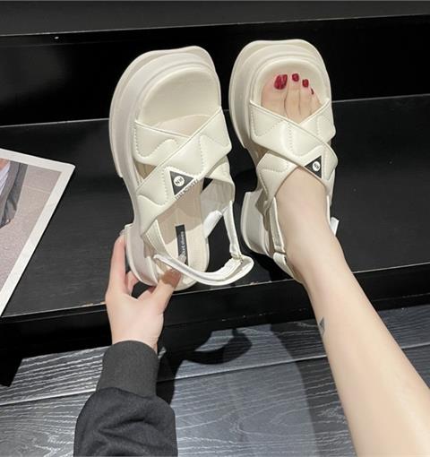 Giày Sandal Nữ MWC - 2952 Sandal Quai Chéo Viền Chỉ Cách Điệu Đế Bánh Mì Cao 5cm Siêu Hack Dáng Phối Quai Hậu Lót Dán Thời Trang 
