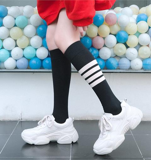 Giày thể thao nữ  MWC NUTT- 0653 Giày Thể Thao Nữ Đế Độn Siêu Cute,Sneaker Da Êm Chân Hot Trend
