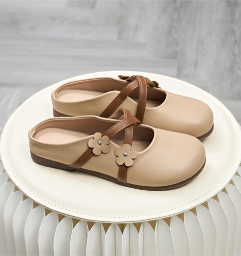 Dép Nữ MWC 8646 - Dép Sục Nữ Mũi Tròn Nhẹ Cổ Điển Phối Hai Quai Chéo Đính Hoa Cúc Nhỏ Xinh, Thanh Lịch, Dễ Thương.