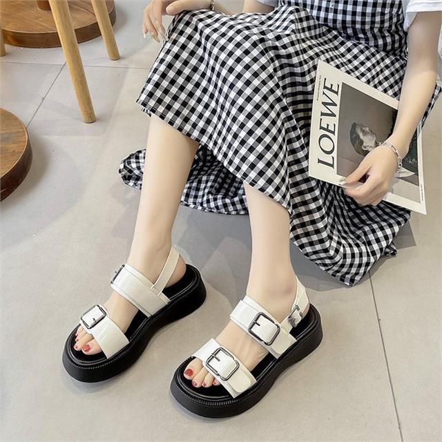 Giày sandal nữ MWC NUSD- 2426 Sandal 2 Quai Ngang Phối Khóa Đế Bánh Mì Cao 4cm Siêu Hack Dáng